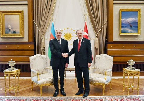 Azərbaycan Prezidenti türkiyəli həmkarını “Togg”un kütləvi istehsalına başlanılması münasibətilə təbrik edib Azərbaycan Prezidenti türkiyəli həmkarını “Togg”un kütləvi istehsalına başlanılması münasibətilə təbrik edib