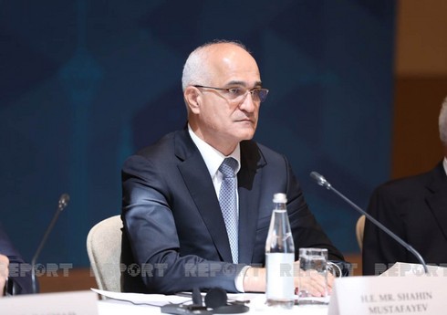 Azərbaycan rəsmisi: 