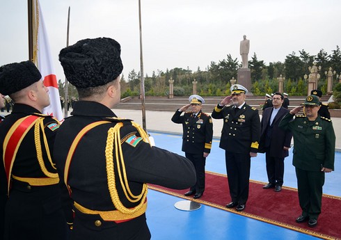Azərbaycan və İran HDQ komandanları Bakıda görüşüb, əməkdaşlıq məsələləri müzakirə olunub