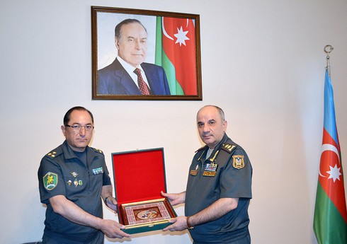 Azərbaycan-Özbəkistan hərbi əməkdaşlığının inkişaf perspektivləri müzakirə olunub