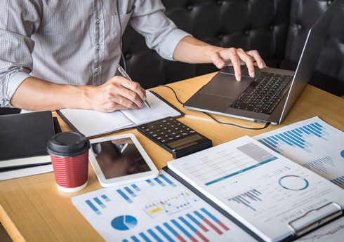 Azərbaycanda aktiv kommersiya qurumlarının sayı 13 %-dən çox artıb