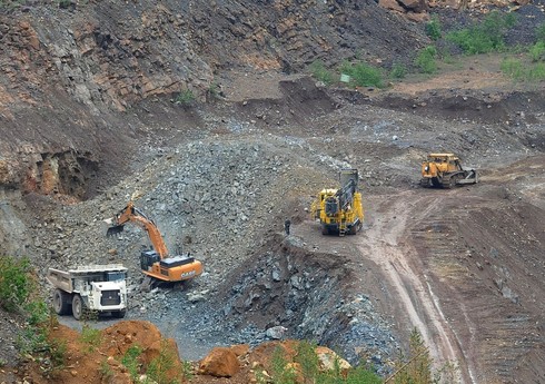 Azərbaycanda beş faydalı qazıntı yatağı istifadəyə verilib