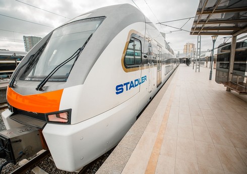 Azərbaycanda dəmir yolu ilə sərnişin daşınması 57 % artıb