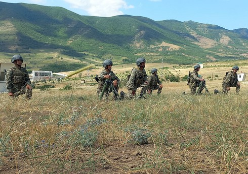 Azərbaycanda ehtiyatda hərbçilərin təlim toplanışı başa çatıb