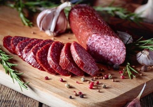 Azərbaycanda kolbasa istehsalı 11 % artıb Azərbaycanda kolbasa istehsalı 11 % artıb