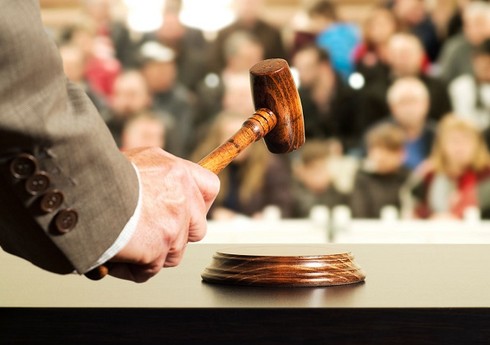 Azərbaycanda ləğv prosesində olan 4 bankın əmlakı hərraca çıxarılıb