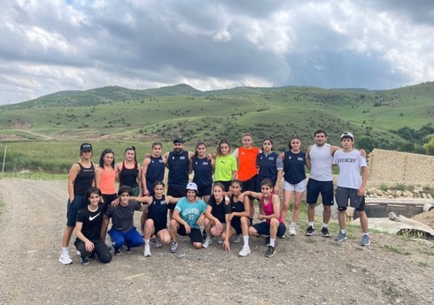 Azərbaycanın qadın güləşçiləri iki fərqli məkanda təlim-məşq toplanışındadır