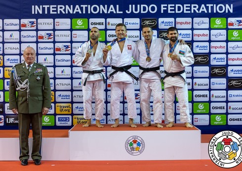 Azərbaycanın veteran cüdoçuları Dünya çempionatının 2-ci günündə 7 medal qazanıb