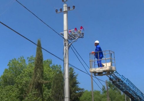 “Azərişıq” Ağcabədinin kəndlərinin elektrik şəbəkəsini yenidən qurur