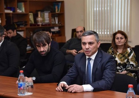Baş məşqçi: Baş məşqçi: