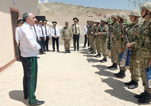 Baş prokuror Naxçıvanda hərbi qulluqçularla görüşüb