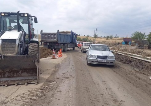 Bakı-Şamaxı-Yevlax avtomobil yolunda nəqliyyatın hərəkəti qismən bərpa olunub Bakı-Şamaxı-Yevlax avtomobil yolunda nəqliyyatın hərəkəti qismən bərpa olunub