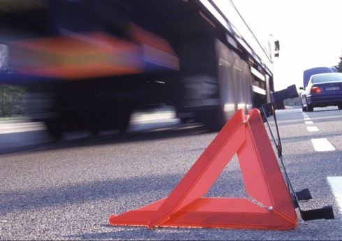 Bakı-Quba-Rusiya yolunda avtomobil aşıb, xəsarət alan var