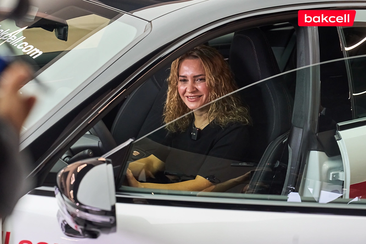 Bakcell bu həftə 1 avtomobil, 7 