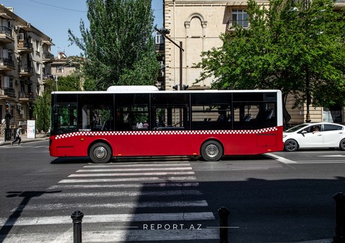 Bakıda 166 avtobus gecikməklə hərəkət edir Bakıda 166 avtobus gecikməklə hərəkət edir
