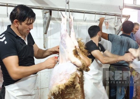 Bakıda əhali qurban kəsib