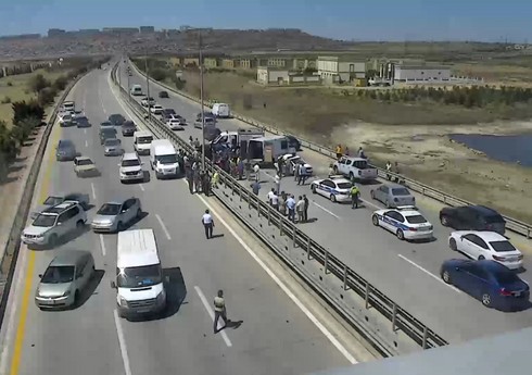 Bakıda qəza olub, yolda tıxac yaranıb