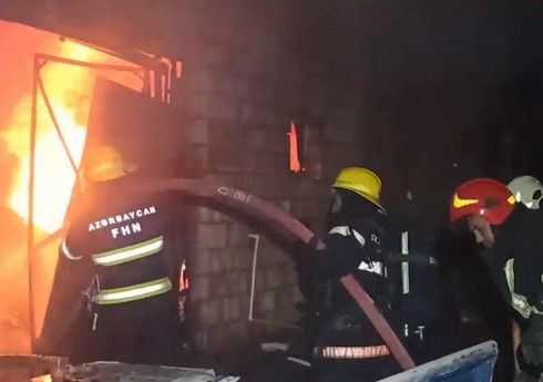 Bakıda taxta sexi yanıb - YENİLƏNİB - 2