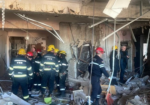 Bakıda yaşayış binasında partlayış nəticəsində ölən şəxs polis imiş