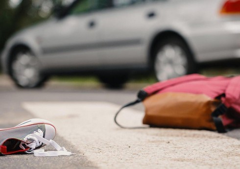 Bakıda yolu keçən 42 yaşlı qadını avtomobil vurub