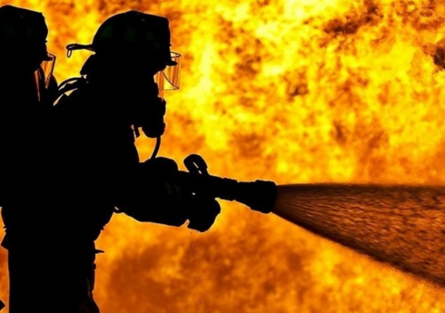 Bakıda yaşayış binasında yanğın olub, ölən var