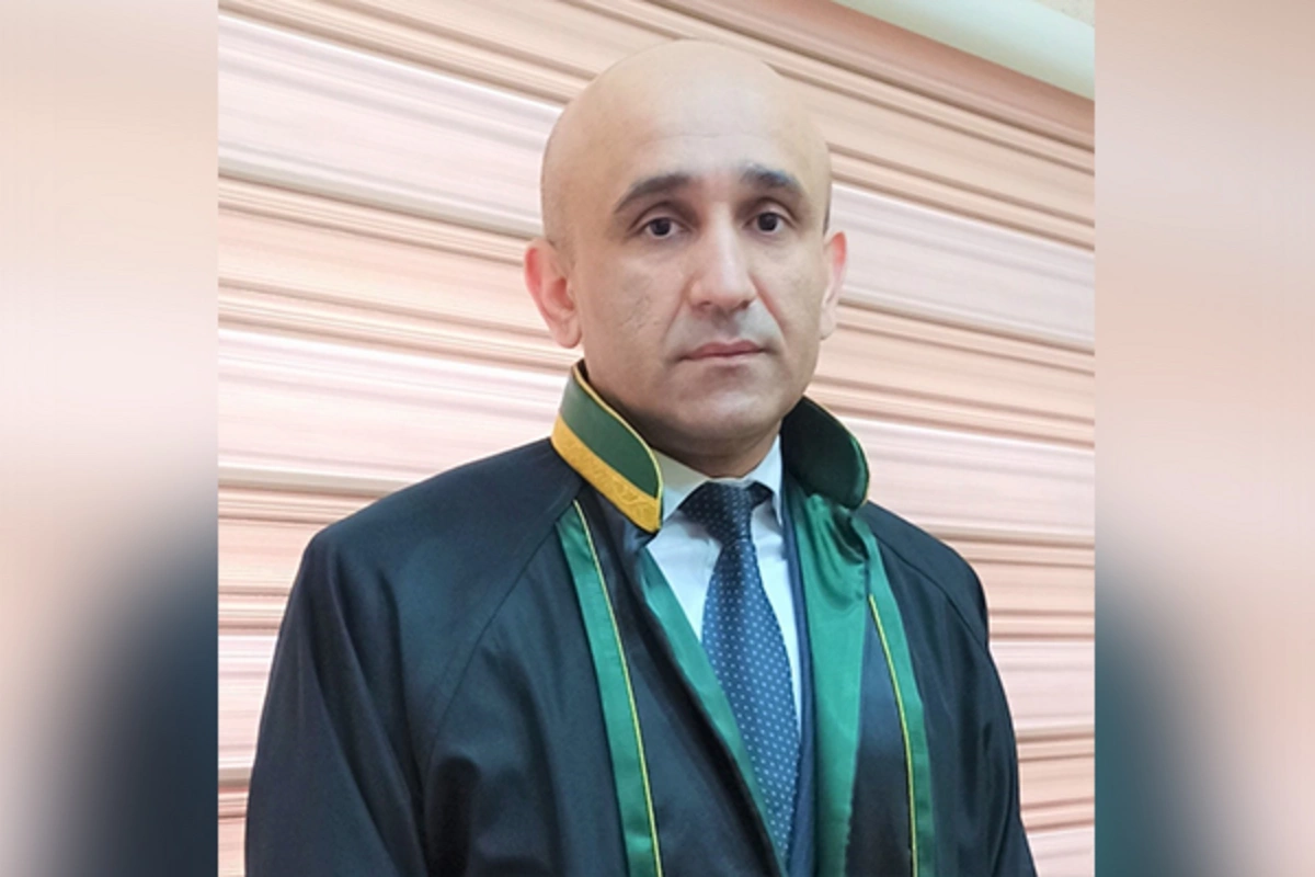 Bakı bulvarında gəzintiyə çıxan vəkil qəfil öldü