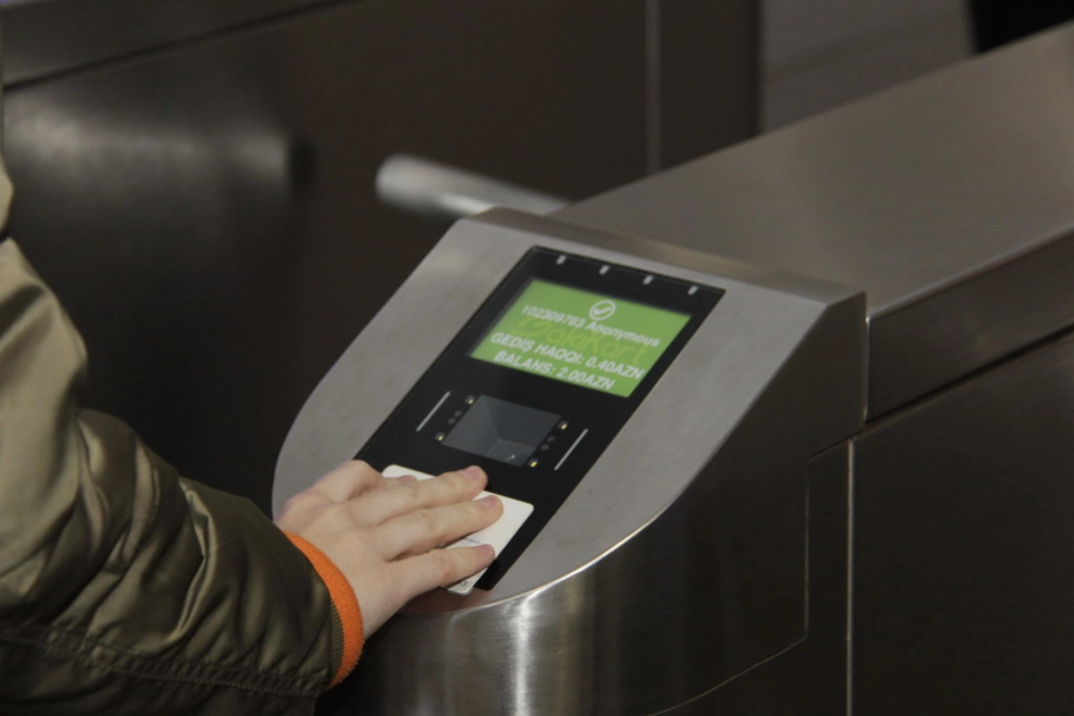 Bakı metrosunda aylıq və birsəfərlik gediş haqqı kartları tətbiq oluna bilər