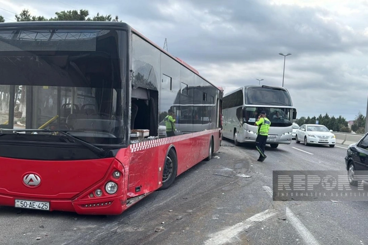 Bakı-Quba yolunda yük maşını ilə sərnişin avtobusu toqquşub, xəsarət alanlar var