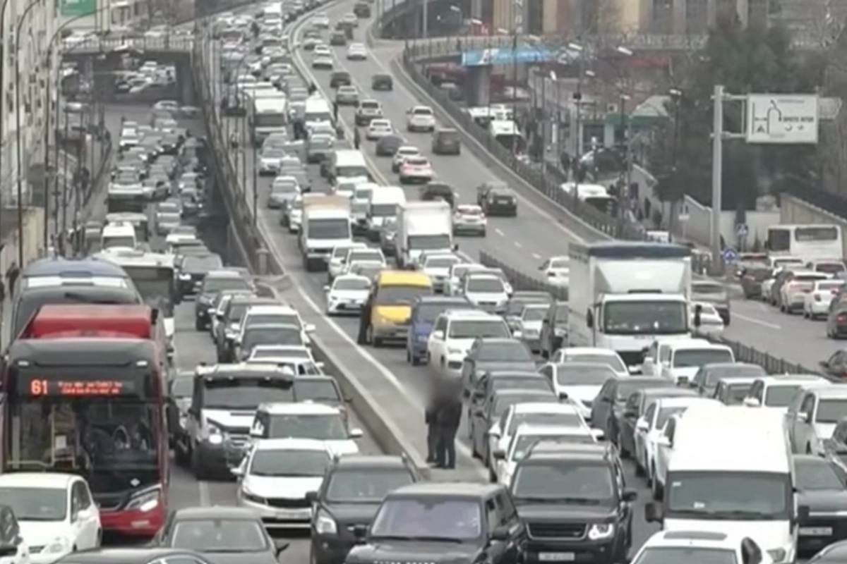 Bakı-Sumqayıt yolunda böyük tıxac: 