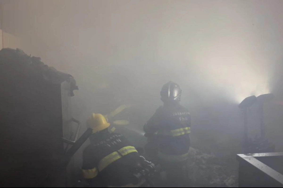 Bakıda anbarda baş verən yanğın SÖNDÜRÜLDÜ - yol açıldı