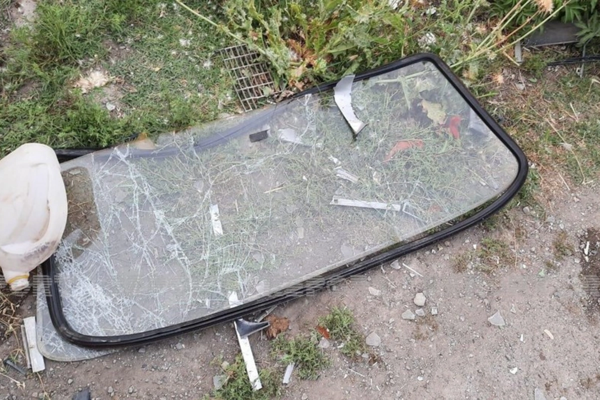 Bakıda avtomobil səkiyə çırpılıb, ölən var