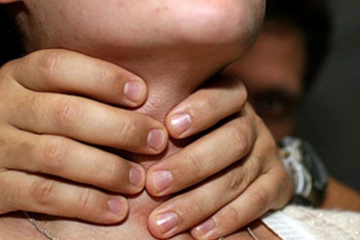 Bakıda bacısının həyat tərzinə görə öldürən qardaşa HÖKM OXUNDU