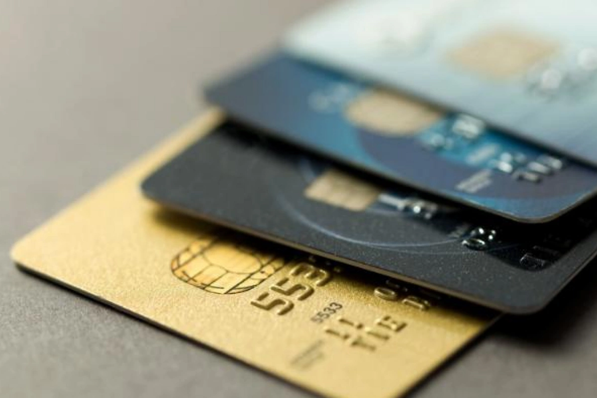 Bakıda bank kartlarından 25 min manat oğurlayan şəxslər SAXLANILDILAR Bakıda bank kartlarından 25 min manat oğurlayan şəxslər SAXLANILDILAR