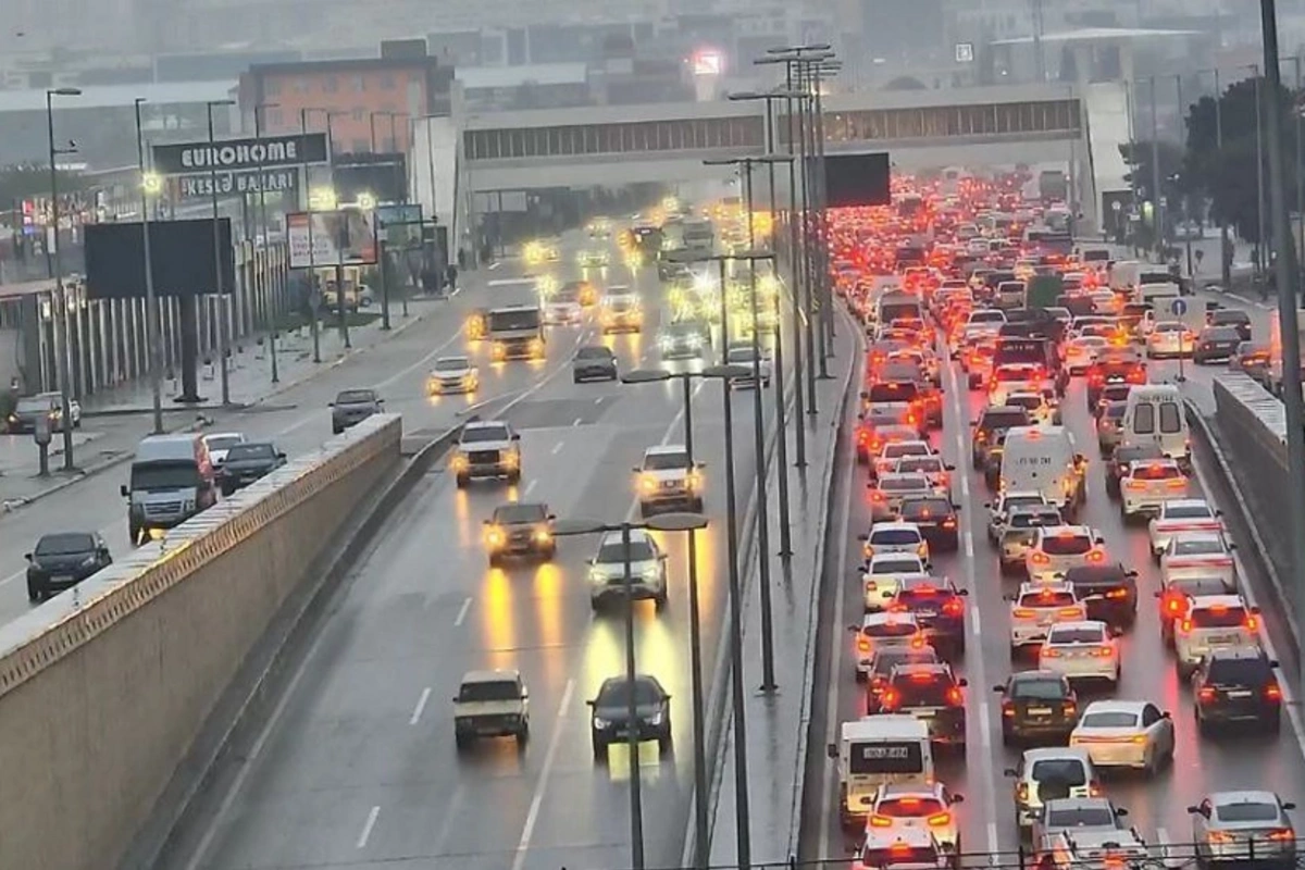 Bakıda bu istiqamətlərdə nəqliyyatın sıxlığı müşahidə edilir