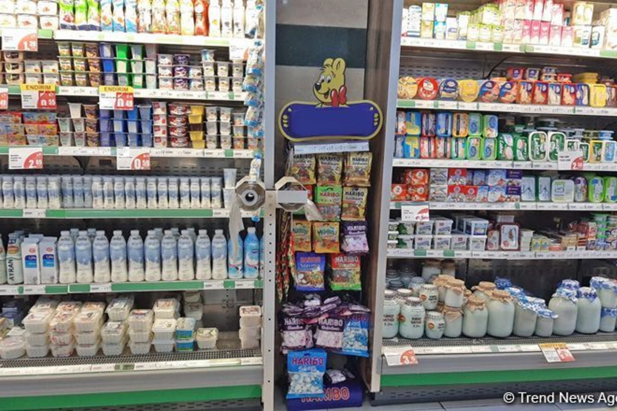 Bakıda marketdən pul oğurlandı