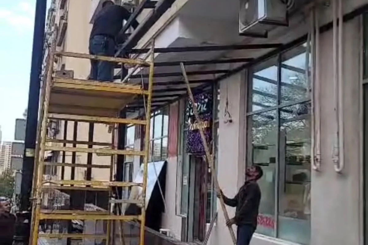 Bakıda piyada səkisinin zəbt edilməsinin qarşısı alınıb