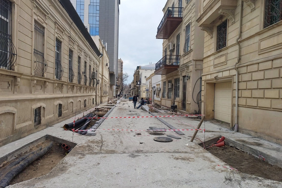 Bakıda piyada zonaları ilə bağlı VACİB MƏQAM - Bakıda piyada zonaları ilə bağlı VACİB MƏQAM -