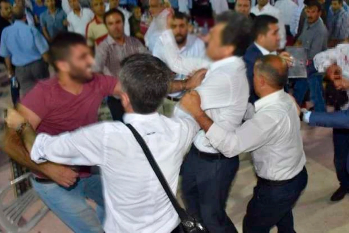 Bakıda restoranda dava: Aşpaz müştərini döydü