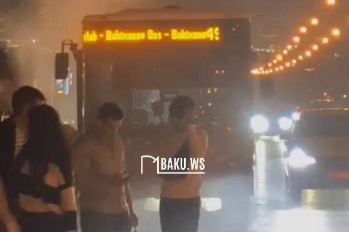 Bakıda sərnişin avtobusu yandı Bakıda sərnişin avtobusu yandı