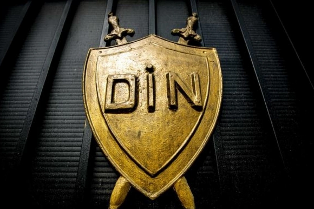 Bakıda taksi şirkətinin xidməti otağından pul oğurlamaqda şübhəli bilinən şəxslər saxlanılıb