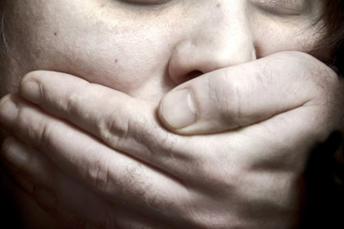 Bakıda xalasının işgəncə verdiyi iddia edilən azyaşlı ilə bağlı araşdırma aparılır