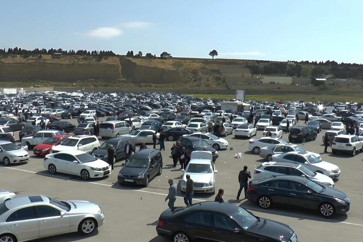 Bakıdakı maşın bazarında durğunluq yaşanır - Səbəb nədir?