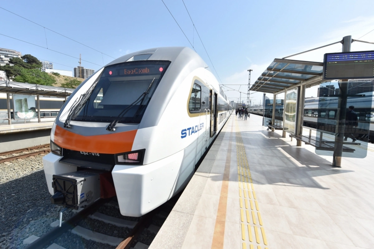 Bakıdan Pirşağıya gedən sürət qatarı XARAB OLDU