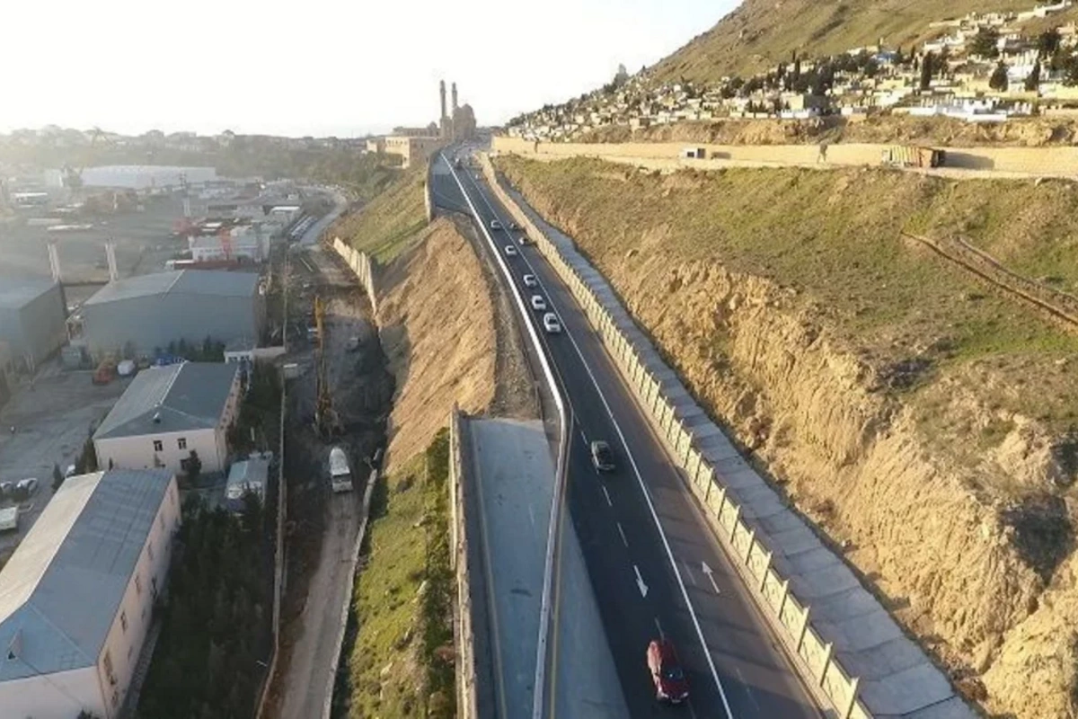 Bakının 4 rayonunda sel və daşqın risklərinə qarşı istinad divarları tikiləcək