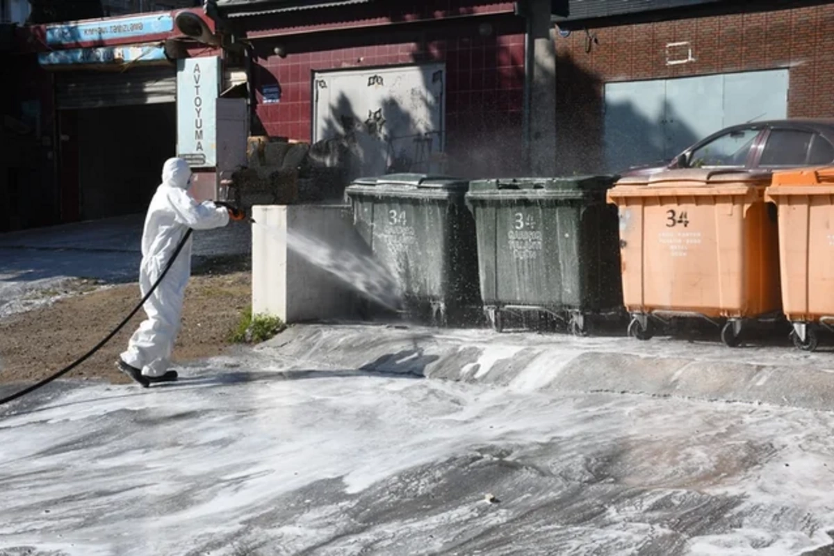 Bakının 556 küçəsi yuyuldu