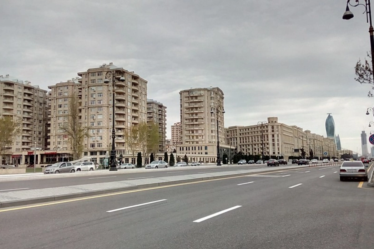 Bakının Heydər Əliyev prospektində avtomobillərin hərəkəti bərpa olunub