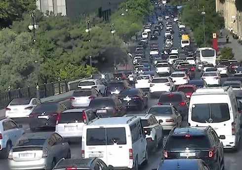 Bakının bir sıra yollarında tıxac müşahidə edilir - SİYAHI