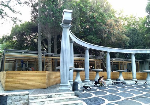 Bakının Fəvvarələr meydanındakı qanunsuz tikinti işlərinin qarşısı alınıb Bakının Fəvvarələr meydanındakı qanunsuz tikinti işlərinin qarşısı alınıb