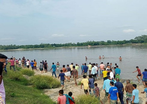 Banqladeşdə qayıq batıb, 20-dən çox adam ölüb