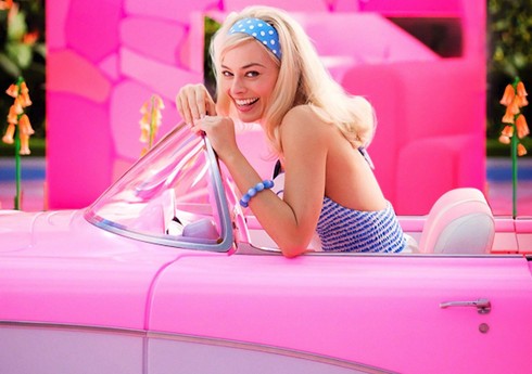 “Barbi” filmi dünya üzrə 1 milyard dollardan çox gəlir əldə edib